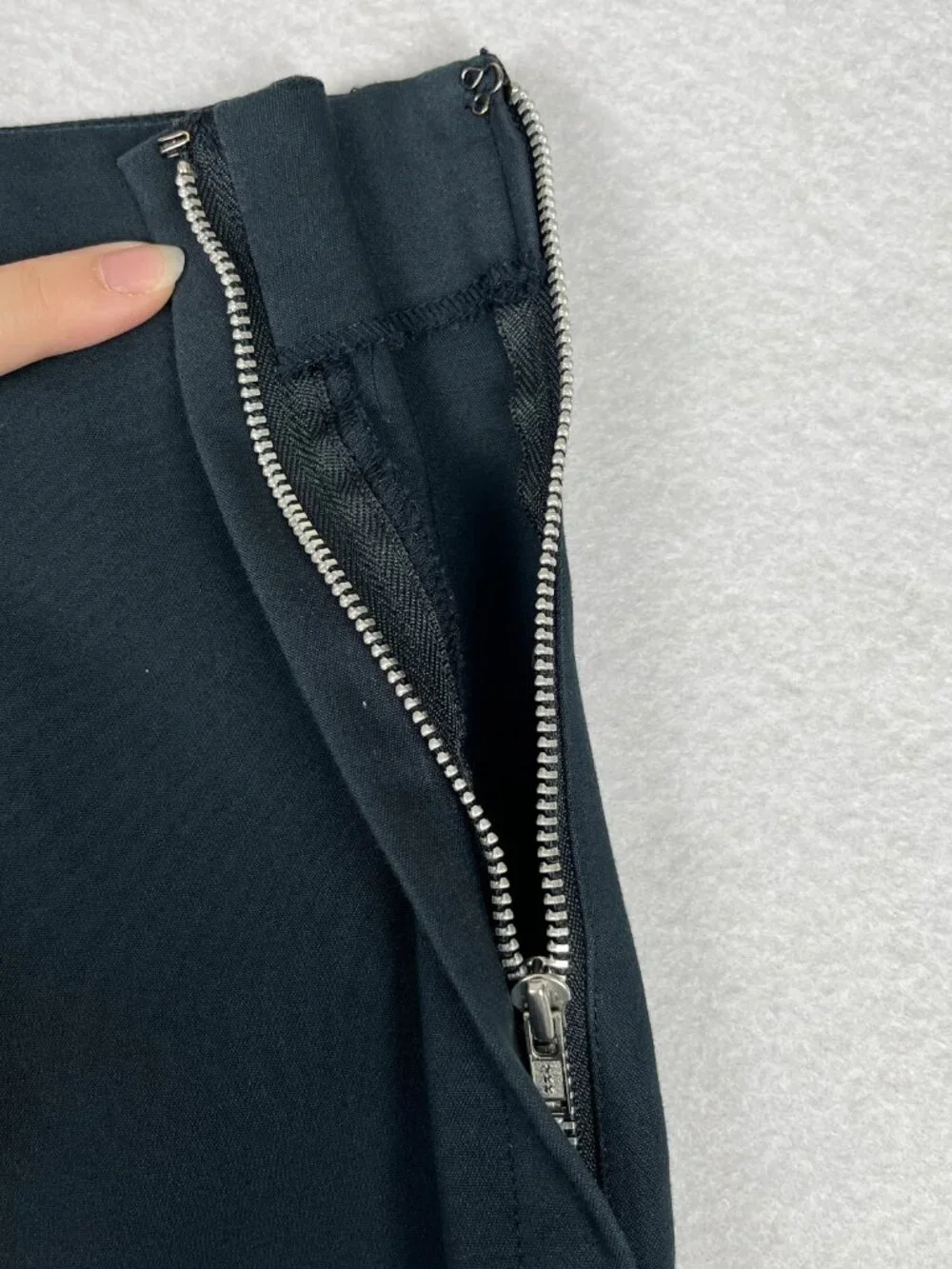 Harve Benard Pencil Skirt Women's Size 10 Navy Blue Dark Academia Office Siren